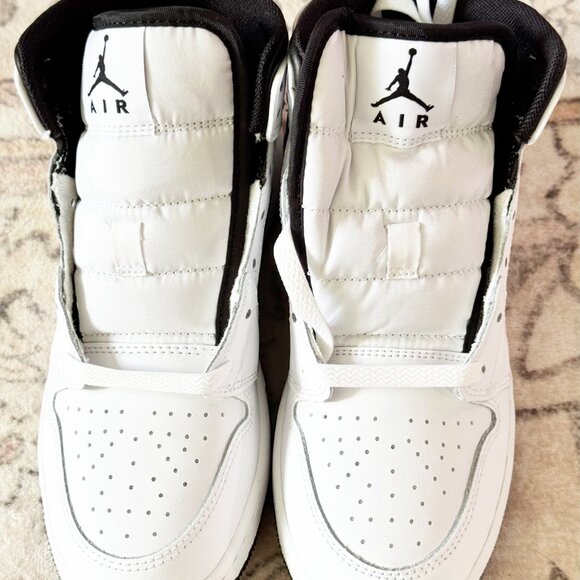 Air Jordan 1 Mid White Black Sneakers | Big Kids Size 5Y (Women’s 6.5) - Picture 11 of 14